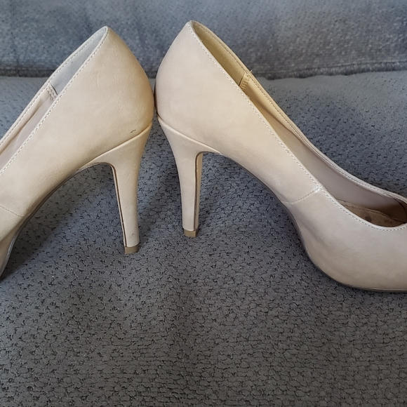 Just Fab Nude Pumps - Picture 3 of 5